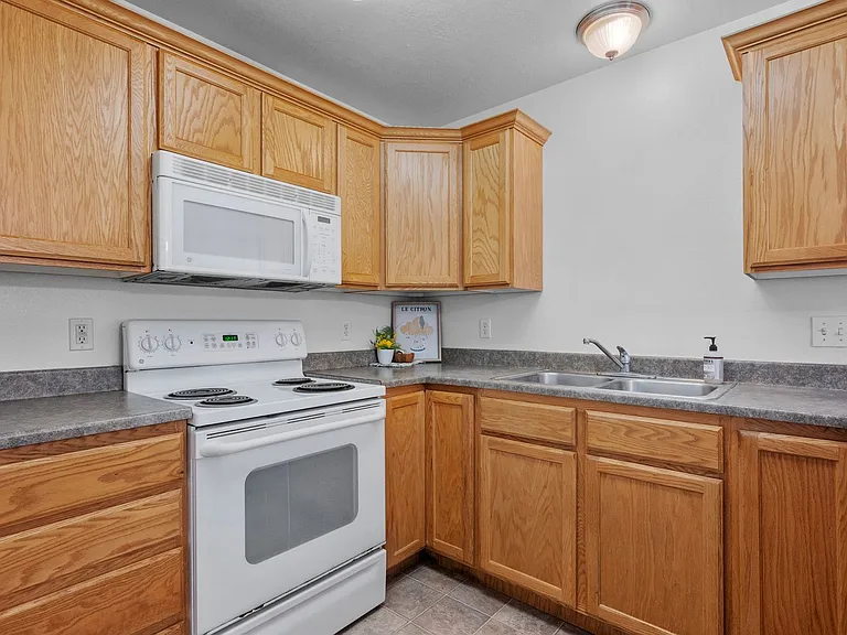 3531 E Rock Creek Rd #C7 — Photo 7