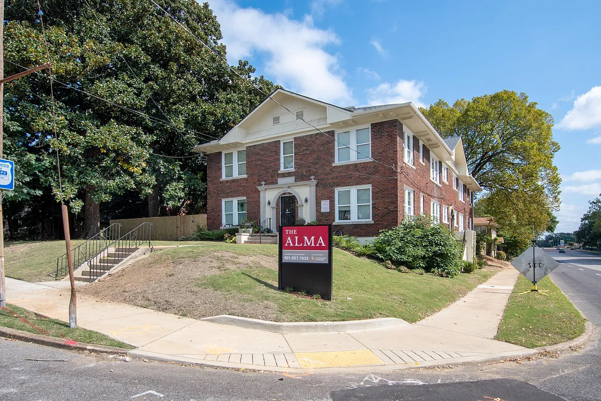 Building Photo - 3-190 N Auburndale Pl #3