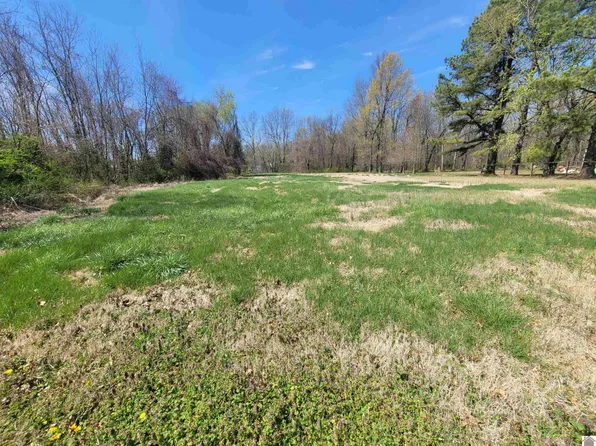 125 Swanson Ln, Paducah, KY 42001