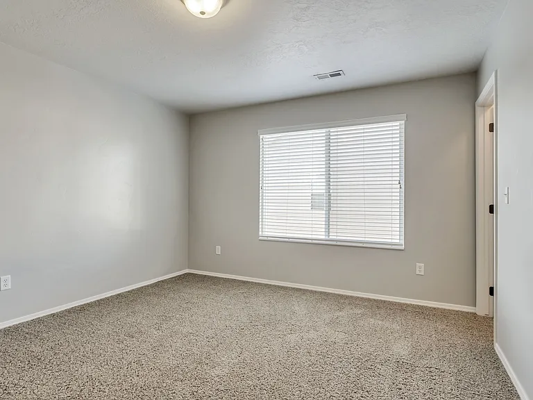 362 S 1230 W — Photo 14