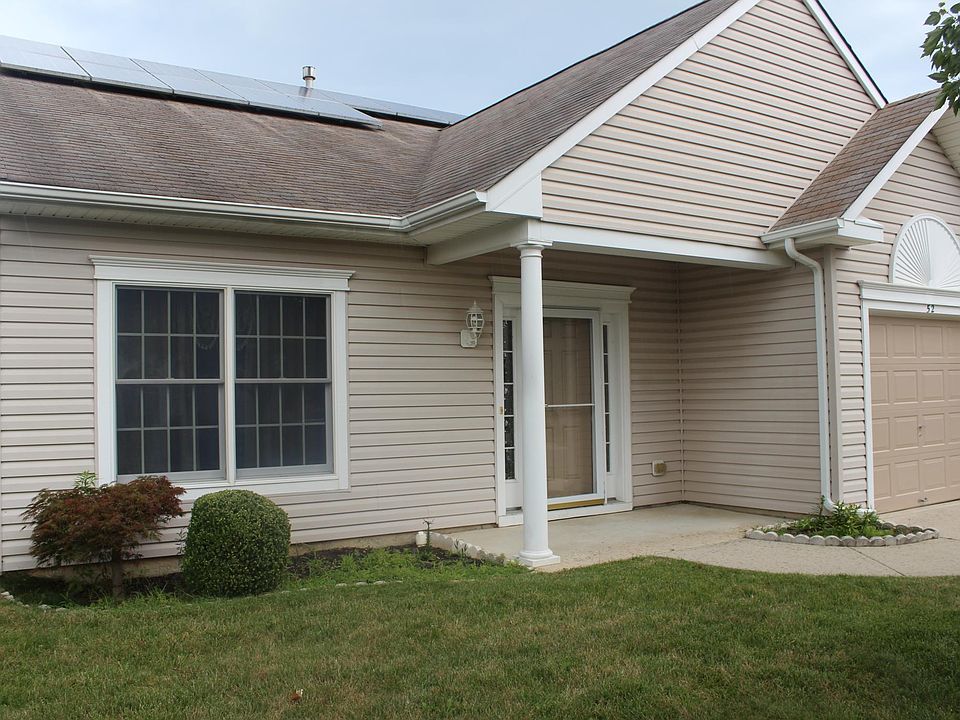 1st image of 52 Settlers Ln