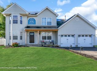 109 Bowsprit Rd, Manahawkin, NJ 08050