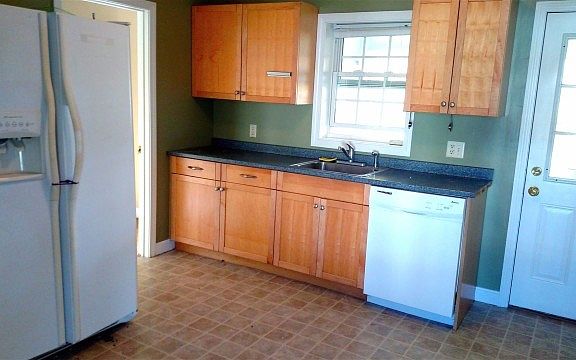 4th image of 6 Marshall St #1