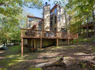 143 Oxford St, Bushkill, PA 18324