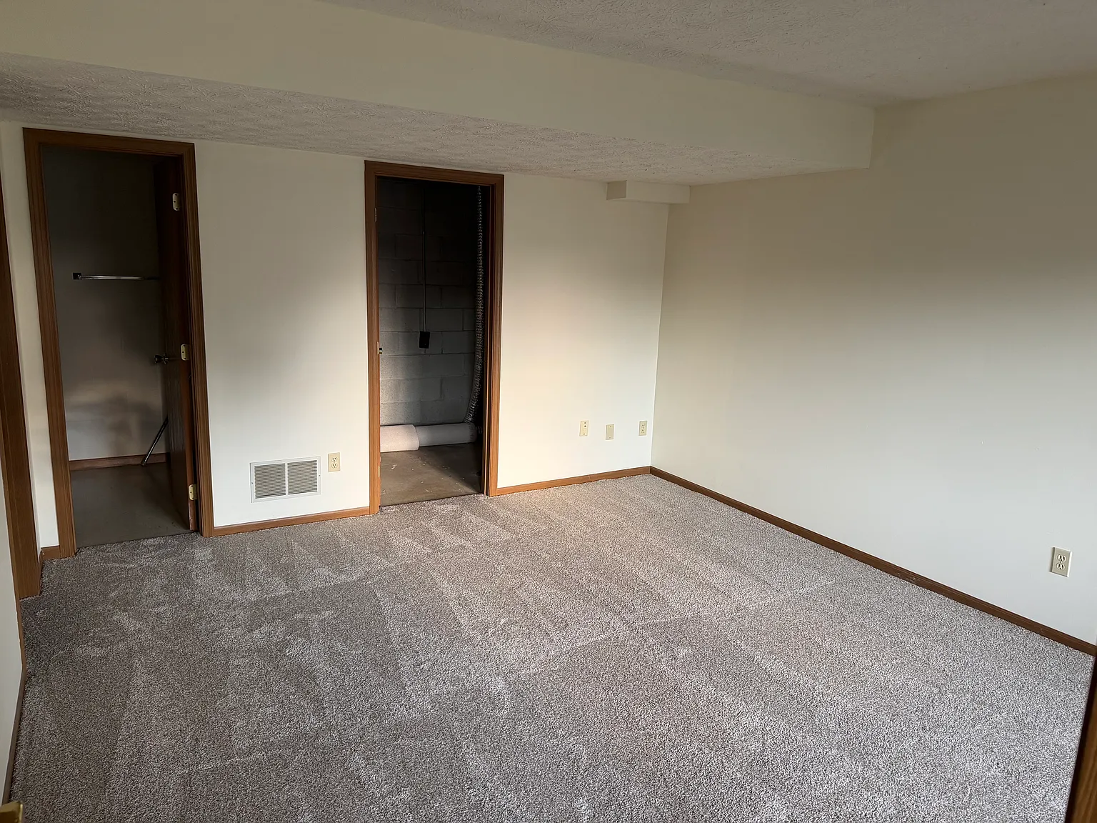 3 bed, $1,500 — Photo 2