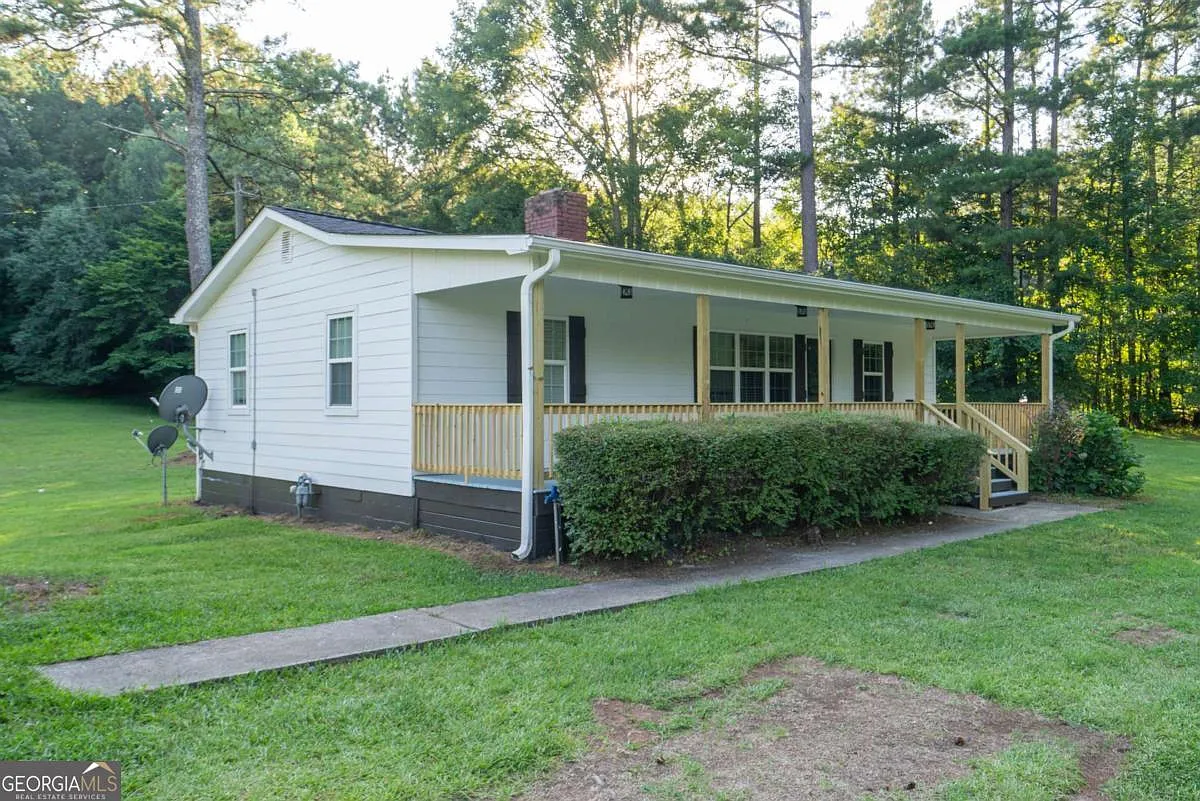 3 bed, 2.0 bath, 1152 sqft, $1,850 — Photo 3