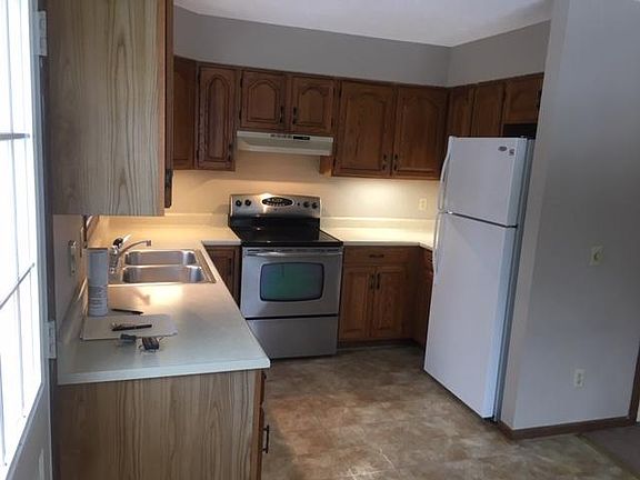 3rd image of 235 Ravenna St