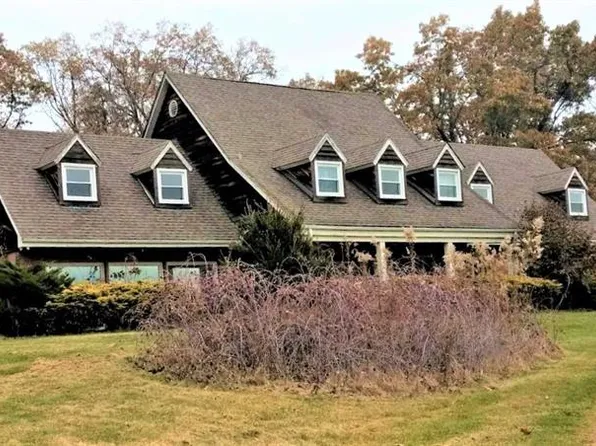 149 McCloy Rd, Beaver Falls, PA 15010