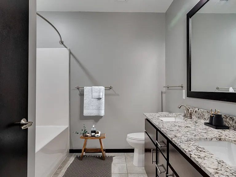 Irvine - 1 Bed / 1 Bath - 1,030 Sq.Ft.