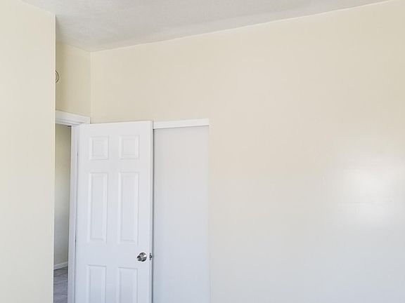 4th image of 85171 Bagdad Ave