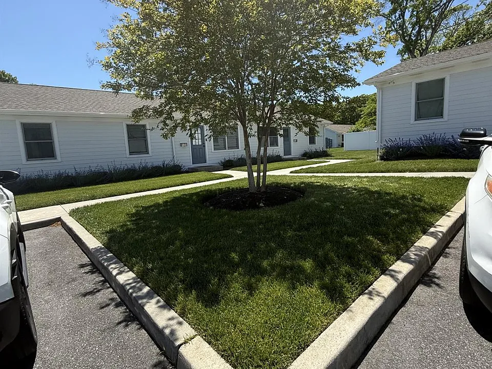 325 Montauk Hwy #1