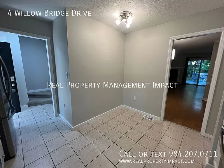 4 Willow Bridge Dr — Photo 13
