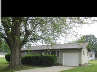 11779 N Robin Hood Rd, Cromwell, IN 46732