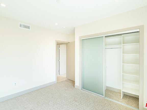 3rd image of 10534 Santa Monica Blvd APT 106