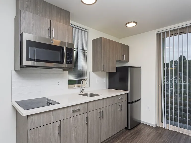 4122 36th Ave SW — Photo 10