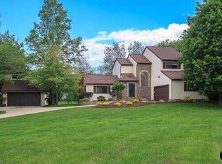 9883 Mentor Rd, Chardon, OH 44024