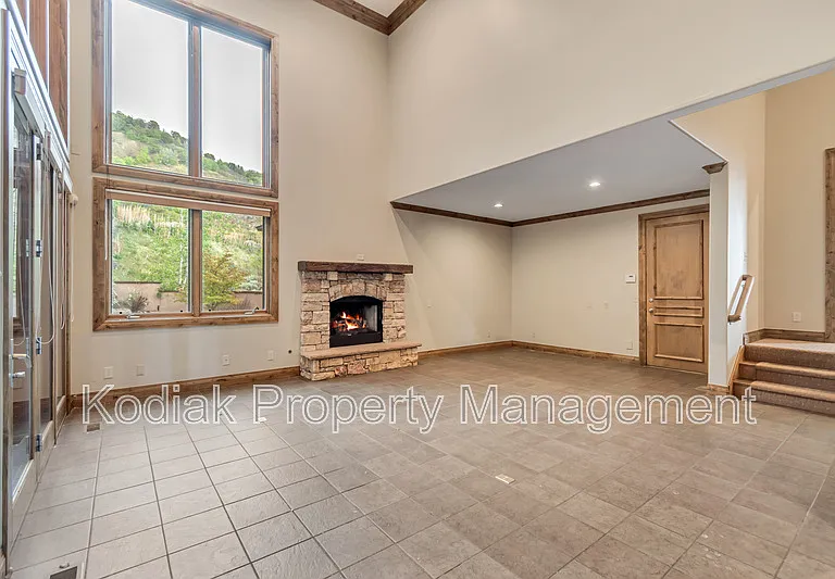 3608 E Crest Mount Cir — Photo 4