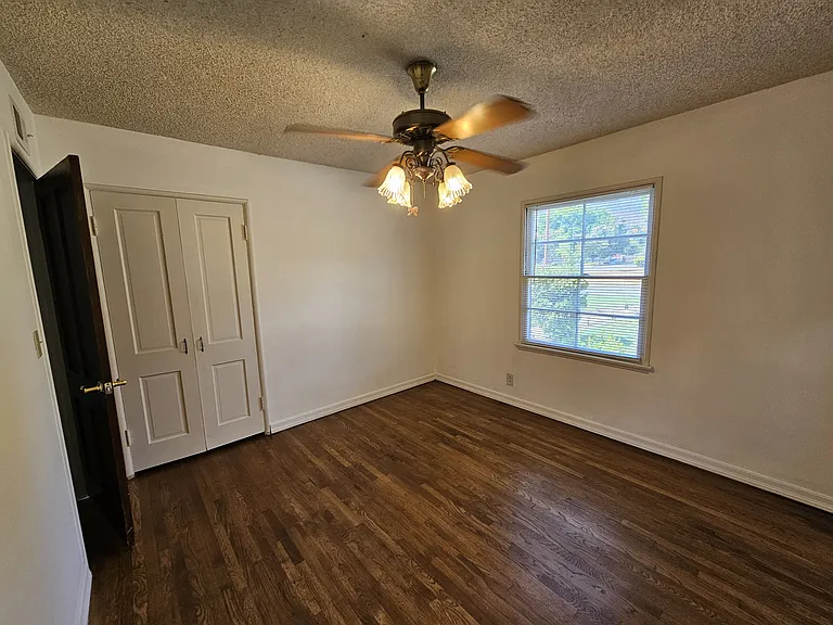 504 E Dalton Ave — Photo 13