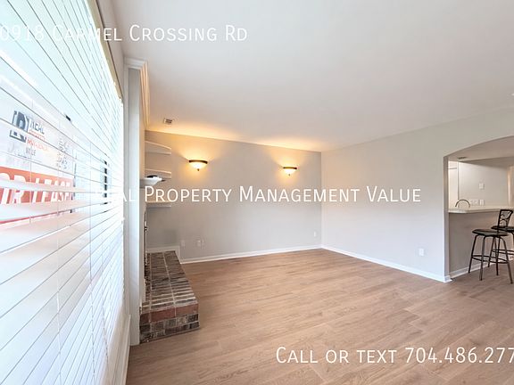 4th image of 10918 Carmel Crossing Rd