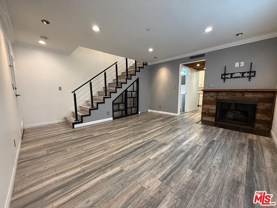 2 bed, 1.0 bath, 960 sqft, $2,950 — Photo 3