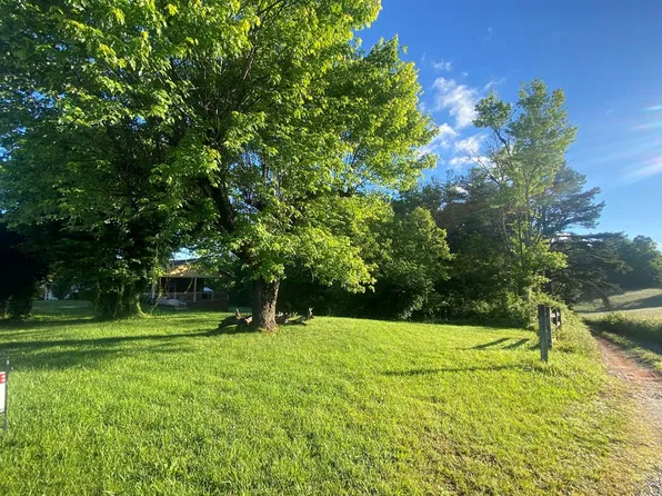 Fancy Gap Hwy, Cana, VA 24317