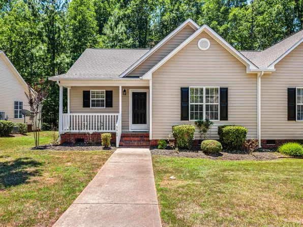 3664 E Cotton Gin Dr, Clayton, NC 27527