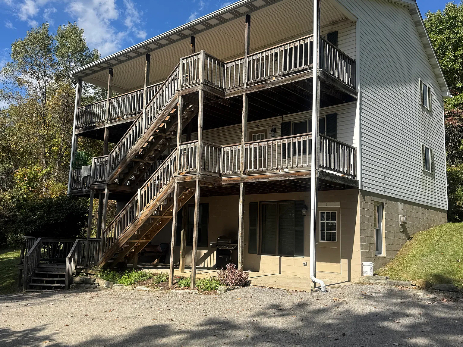 2 bed, $995 — Photo 1