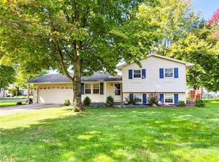 143 S Colonial Dr, Cortland, OH