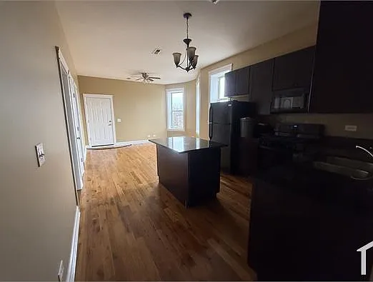 1446 S Hamlin Ave #3R — Photo 7