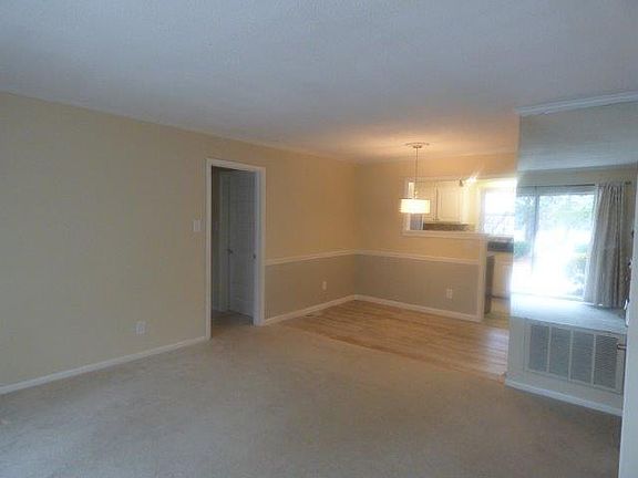 living room/dining room