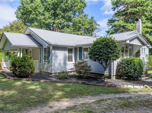 6781 Erect Rd, Seagrove, NC 27341
