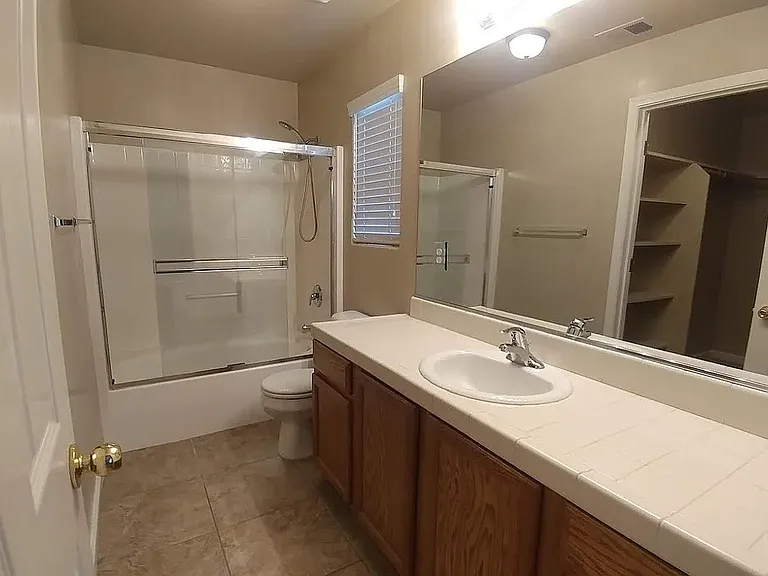 4328 E Oak Ave — Photo 7