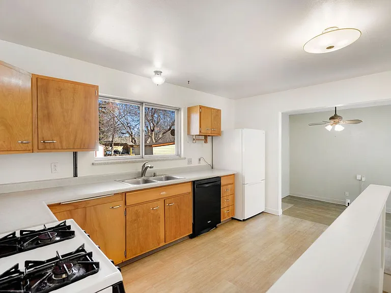 404 Cornell Ave — Photo 8