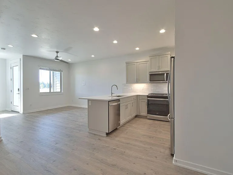 5617 SE Logan Ln — Photo 12