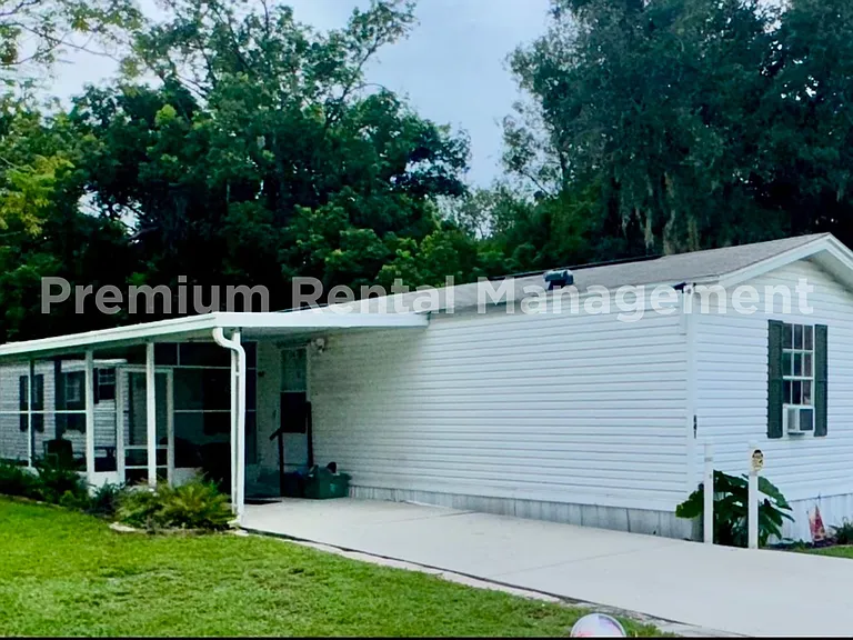 641 Bayou Dr — Photo 1
