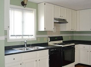 $1600 - 2BRM - 900ft2 - Bangor Cumberland St Washer/Dryer hook up & Dishwasher Included, Bangor, ME 04401