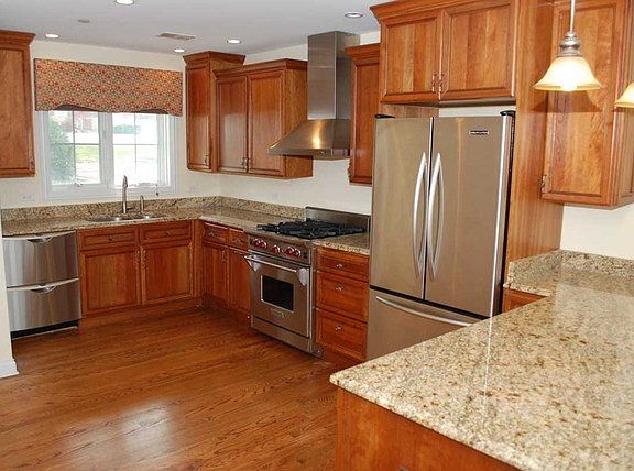 4th image of 851 Illinois St #851