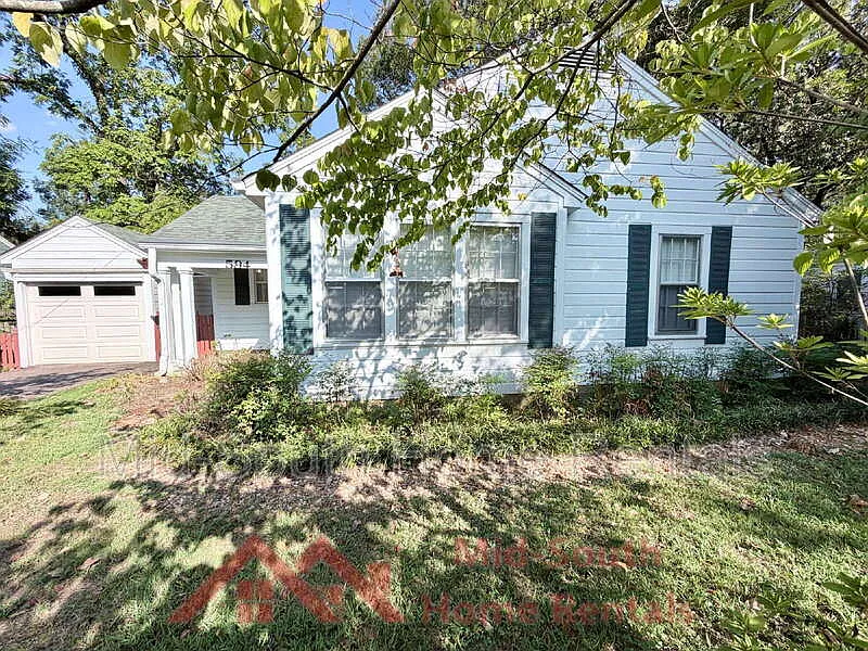 2 bed, 1.0 bath, 827 sqft, $1,495 — Photo 2