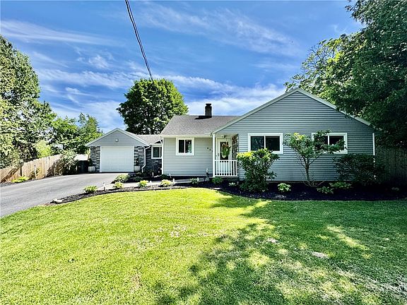 3rd image of 653 Brooks Rd