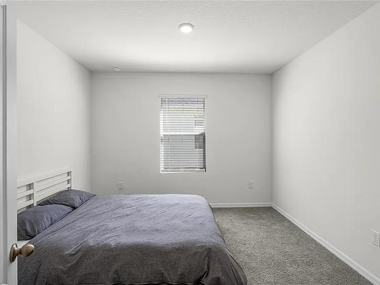 1340 Daisy Field Dr — Photo 12