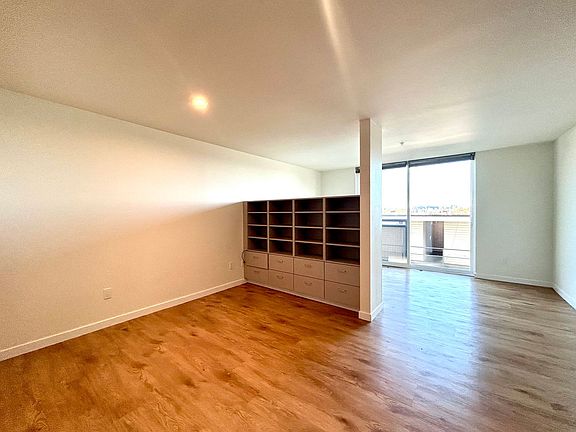 3rd image of 2249 NE 46th St Unit 303