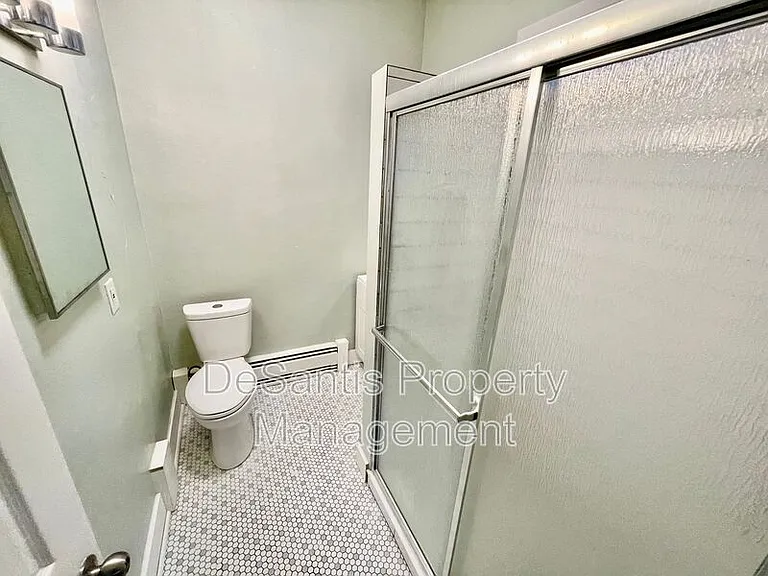 425 Walnut St #2 — Photo 9