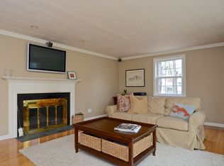 121 Mountain Terrace Rd, West Hartford, CT 06107