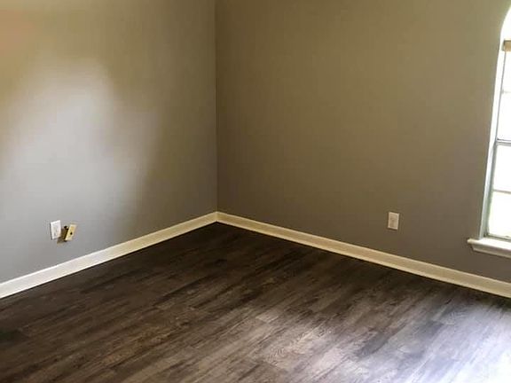 5th image of 816 Dulles Dr