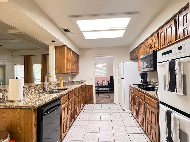 1605 Idyllwild Ct — Photo 5