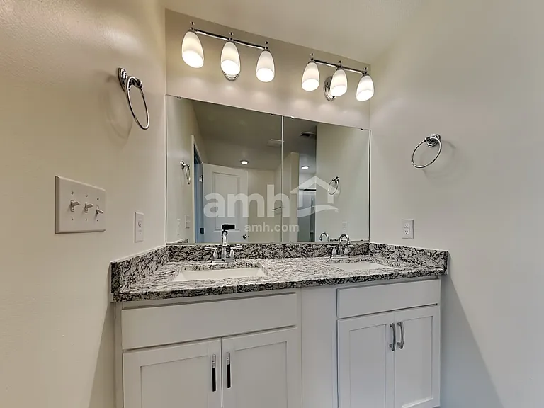 4853 Billingsgate Ln — Photo 12