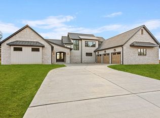 4032 E Dunrobin Dr, Springfield, MO 65809