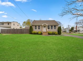 3 Ocean Avenue, Mastic, NY 11950