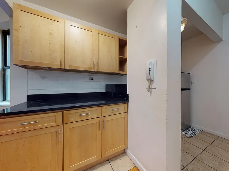 1441 York Ave #2FS — Photo 6
