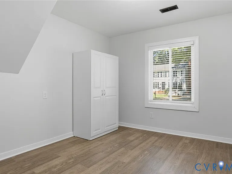 9015 Covewood Rd — Photo 17